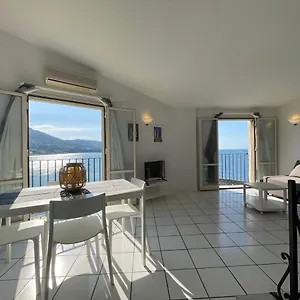 https://il-balcone-al-molo.sicilyhotelsitaly.net