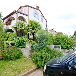 https://apartments-zora-porec.in-istria.net